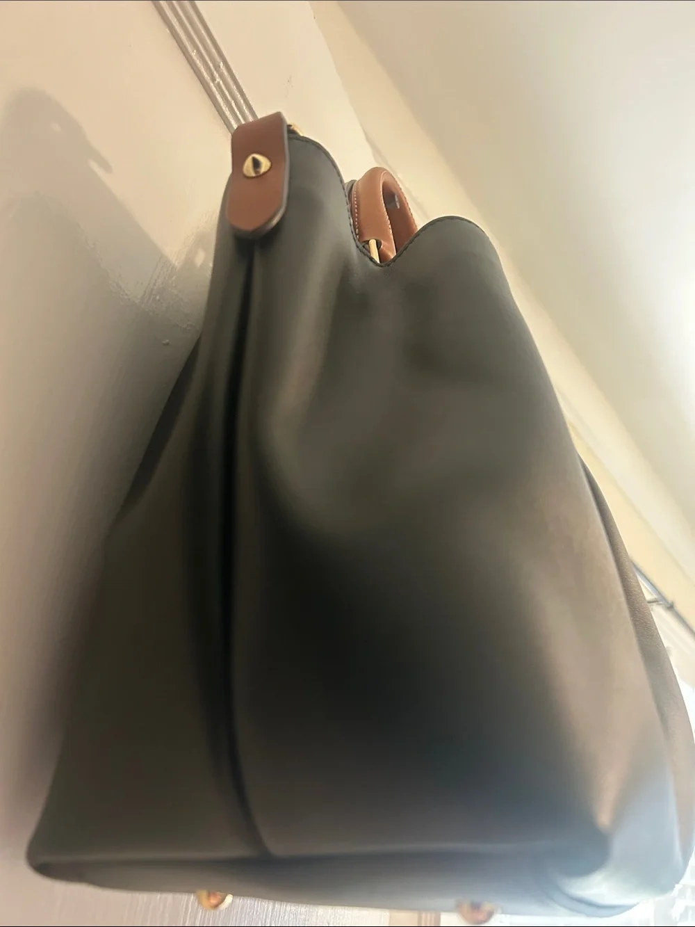 Dooney & Bourke classic dooney